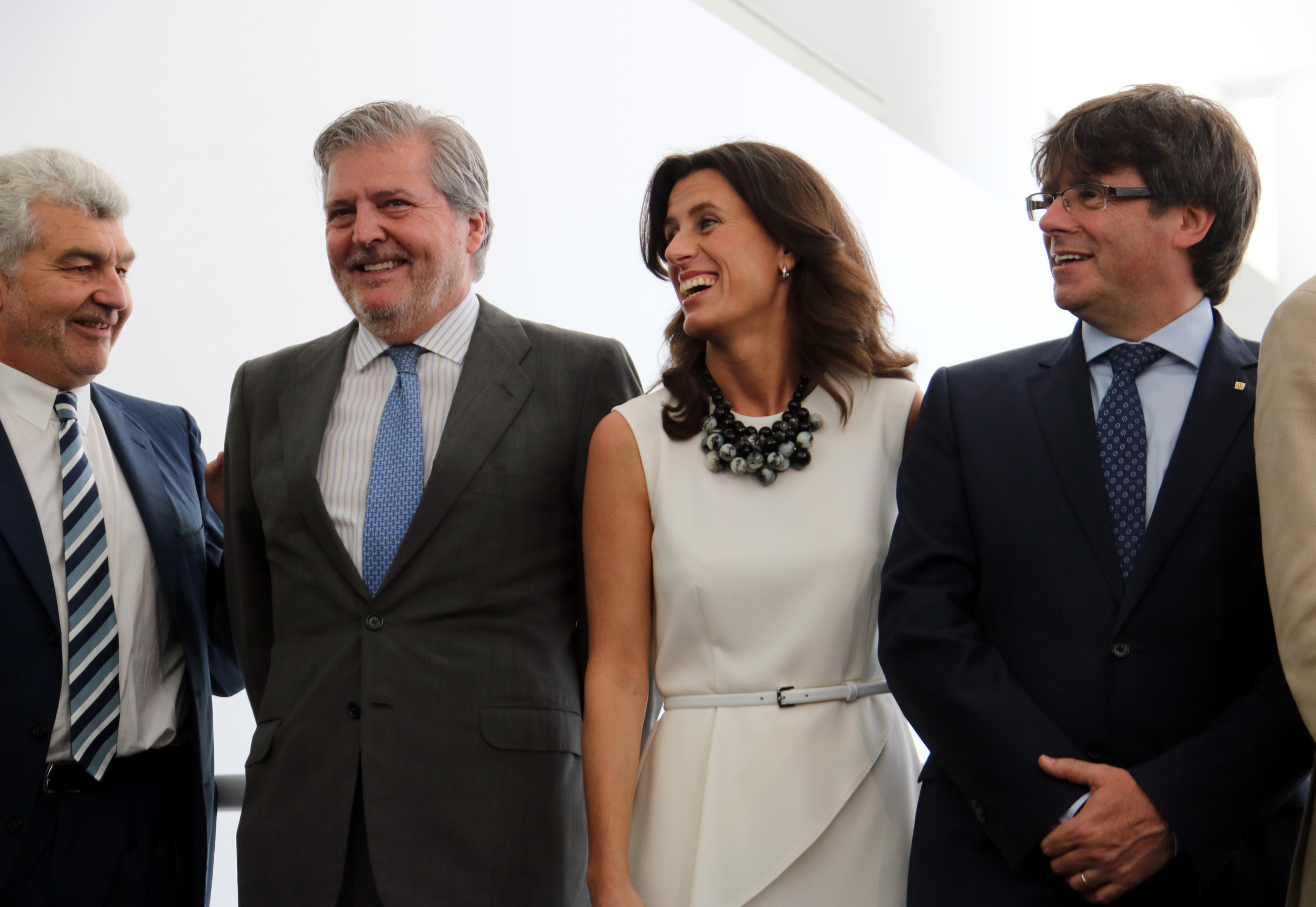 The Spanish Minister for Culture, Education and Sport and the Catalan president Puigdemont with Ainhoa Grandes